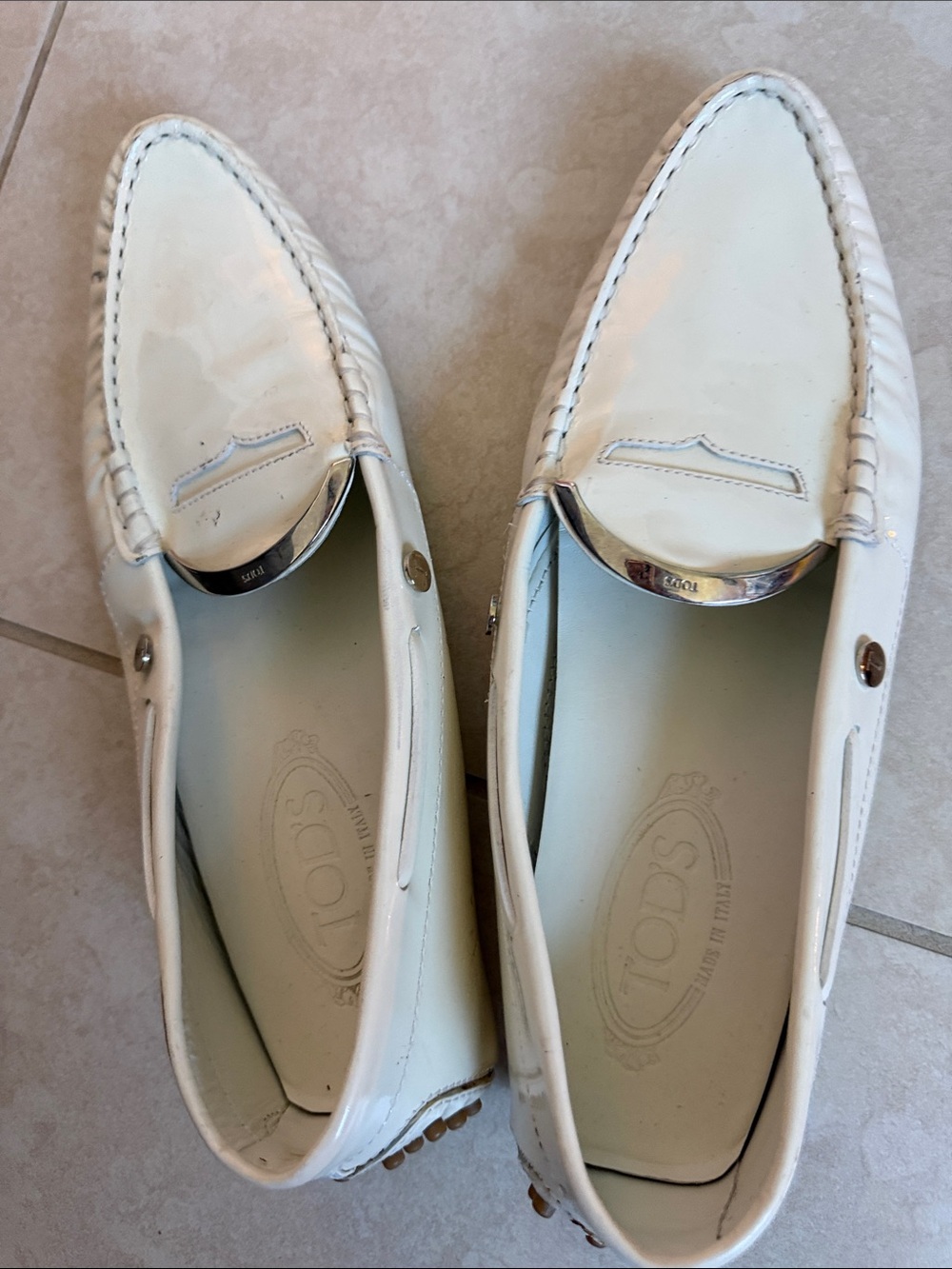 Tod's White Leather Slip-On Driving Loafers with Metal Bit